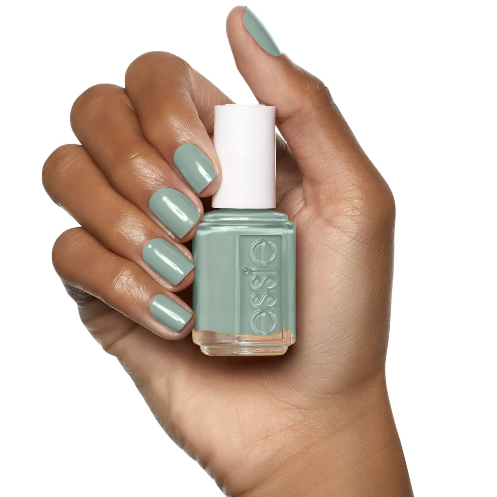 Essie - Nail Color - Maximillion Strasse Her# 252