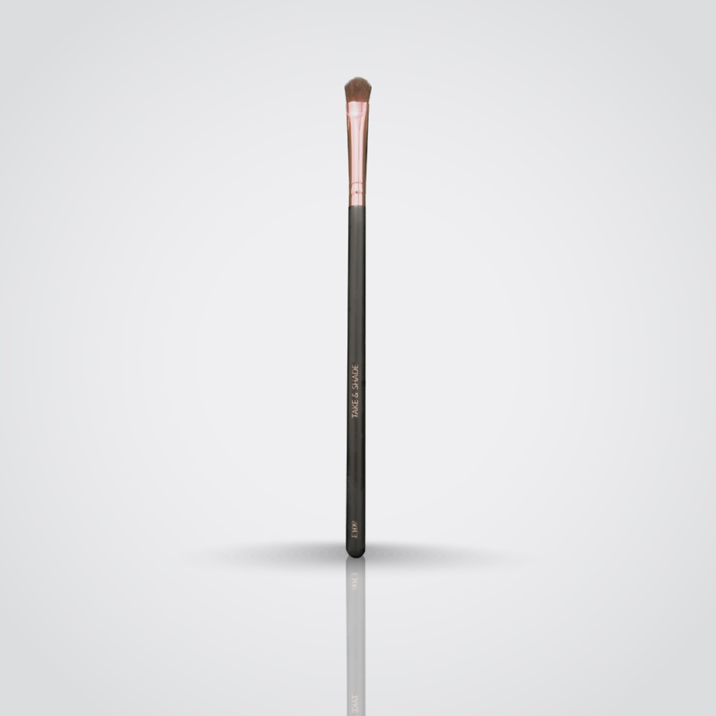 Layla - Take & Shade - Brush - Model# E109